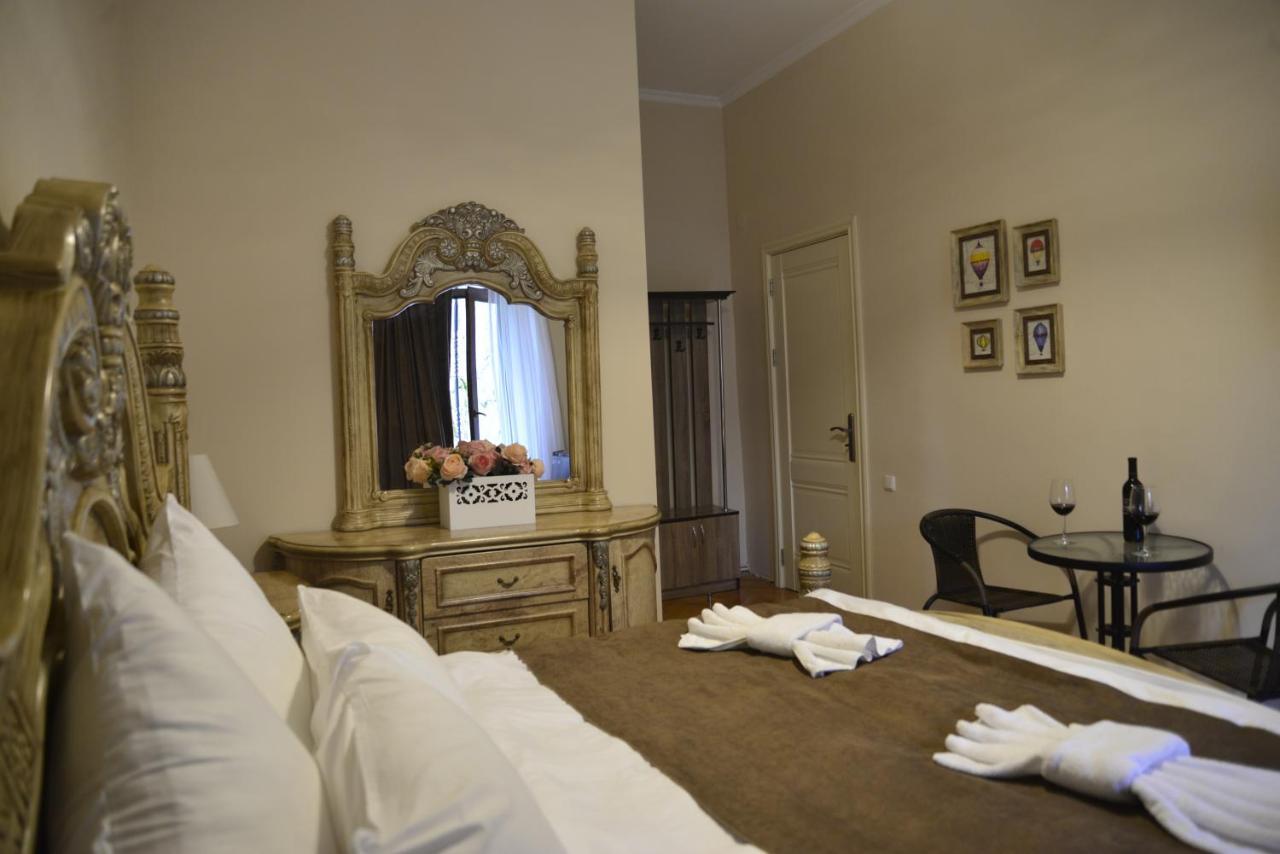 Hotel Victoria ボルジョミ エクステリア 写真