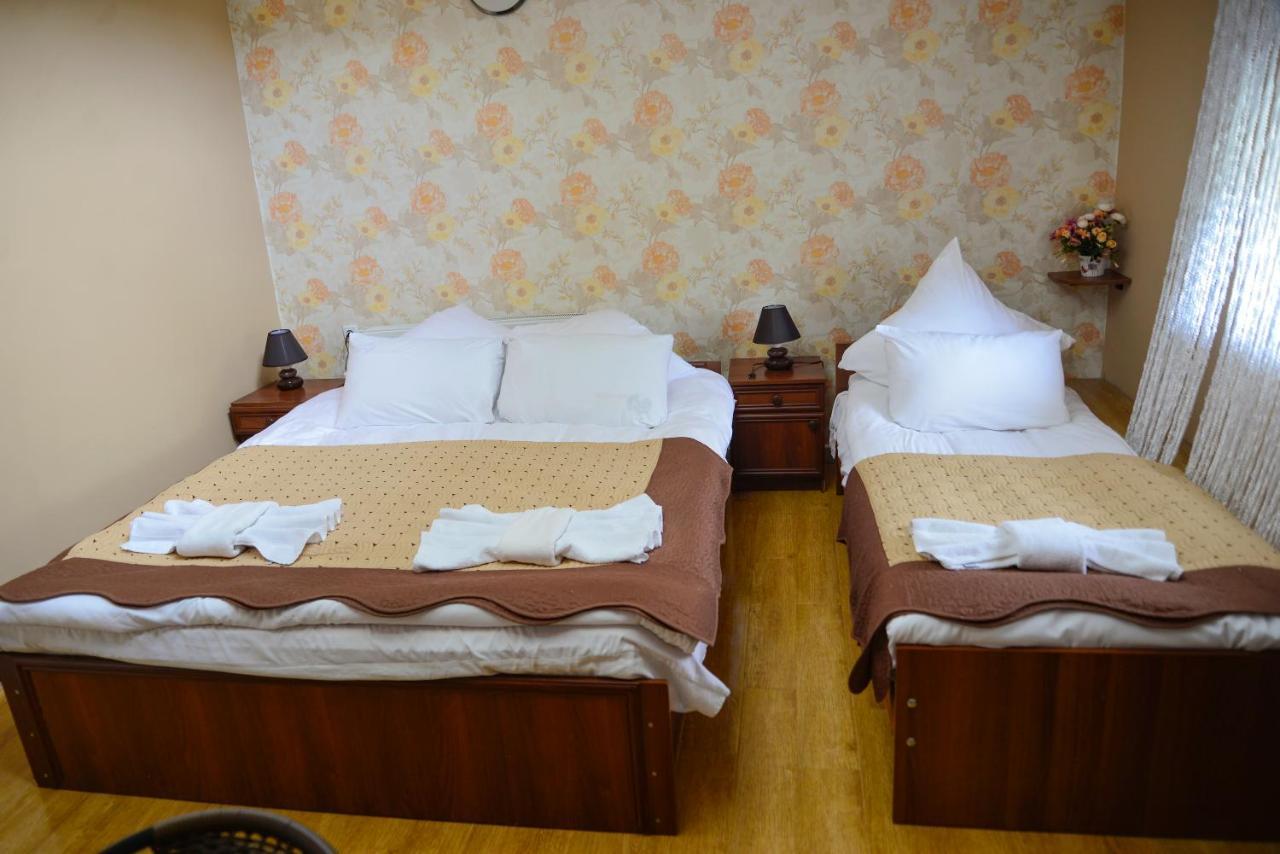 Hotel Victoria ボルジョミ エクステリア 写真