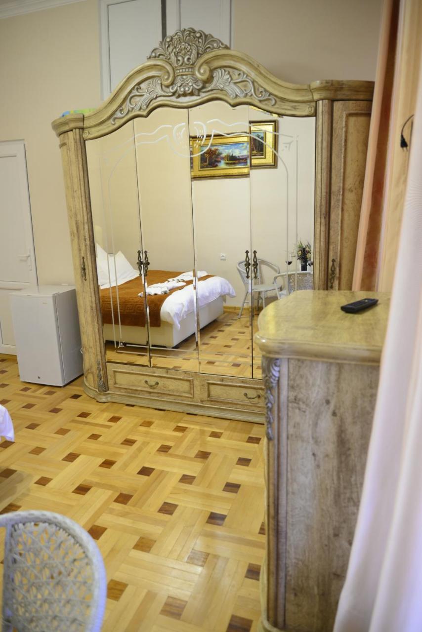 Hotel Victoria ボルジョミ エクステリア 写真